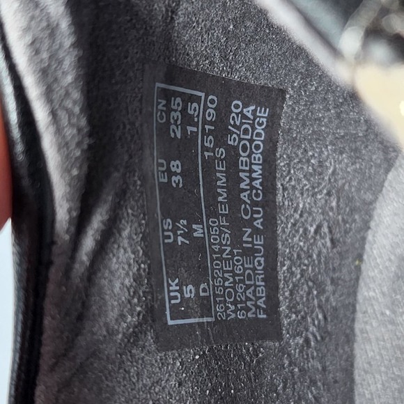 Clarks Kayleigh River Banded Slip on Shoes woman's size 7.5 no box - Picture 5 of 9